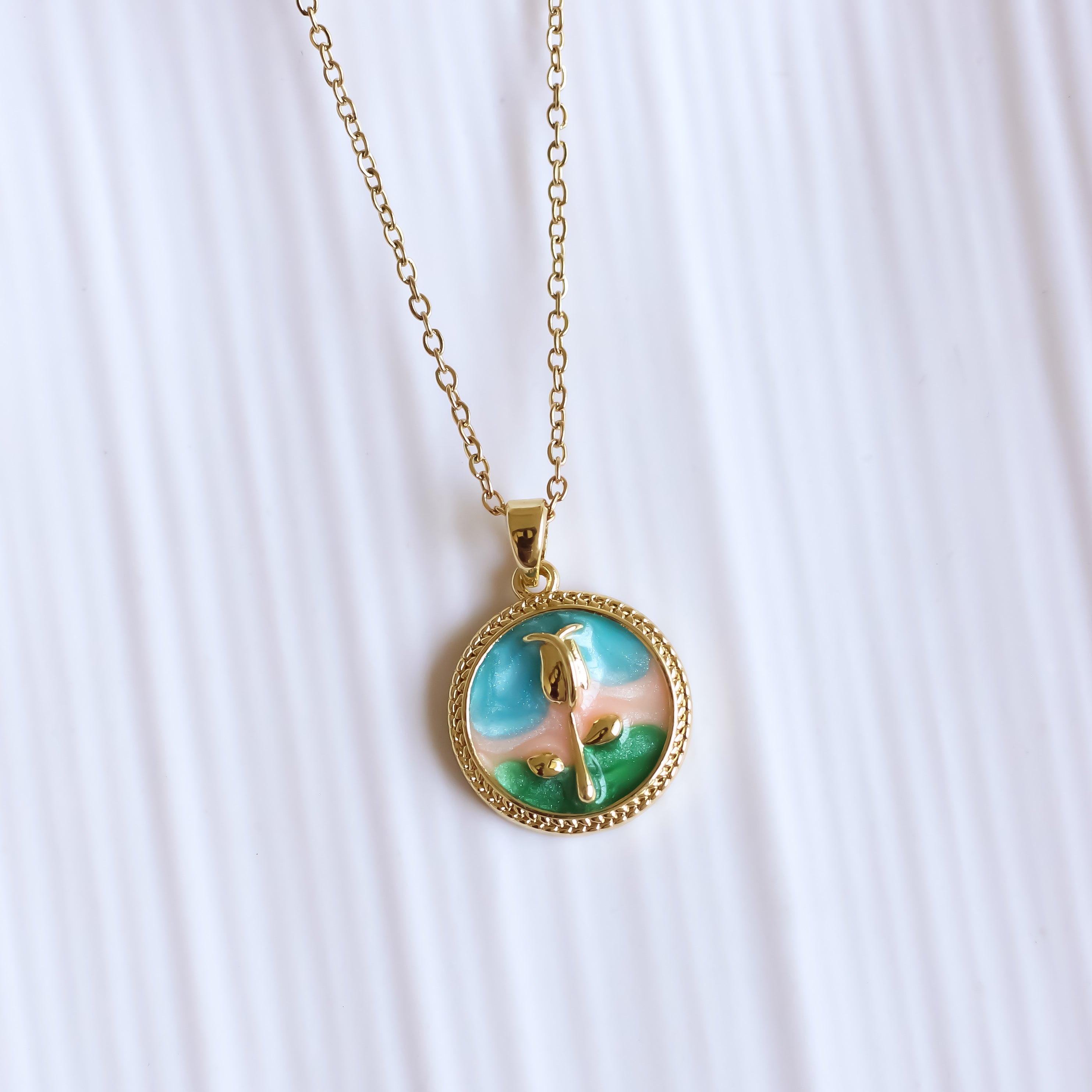 Dainty Rose Necklace