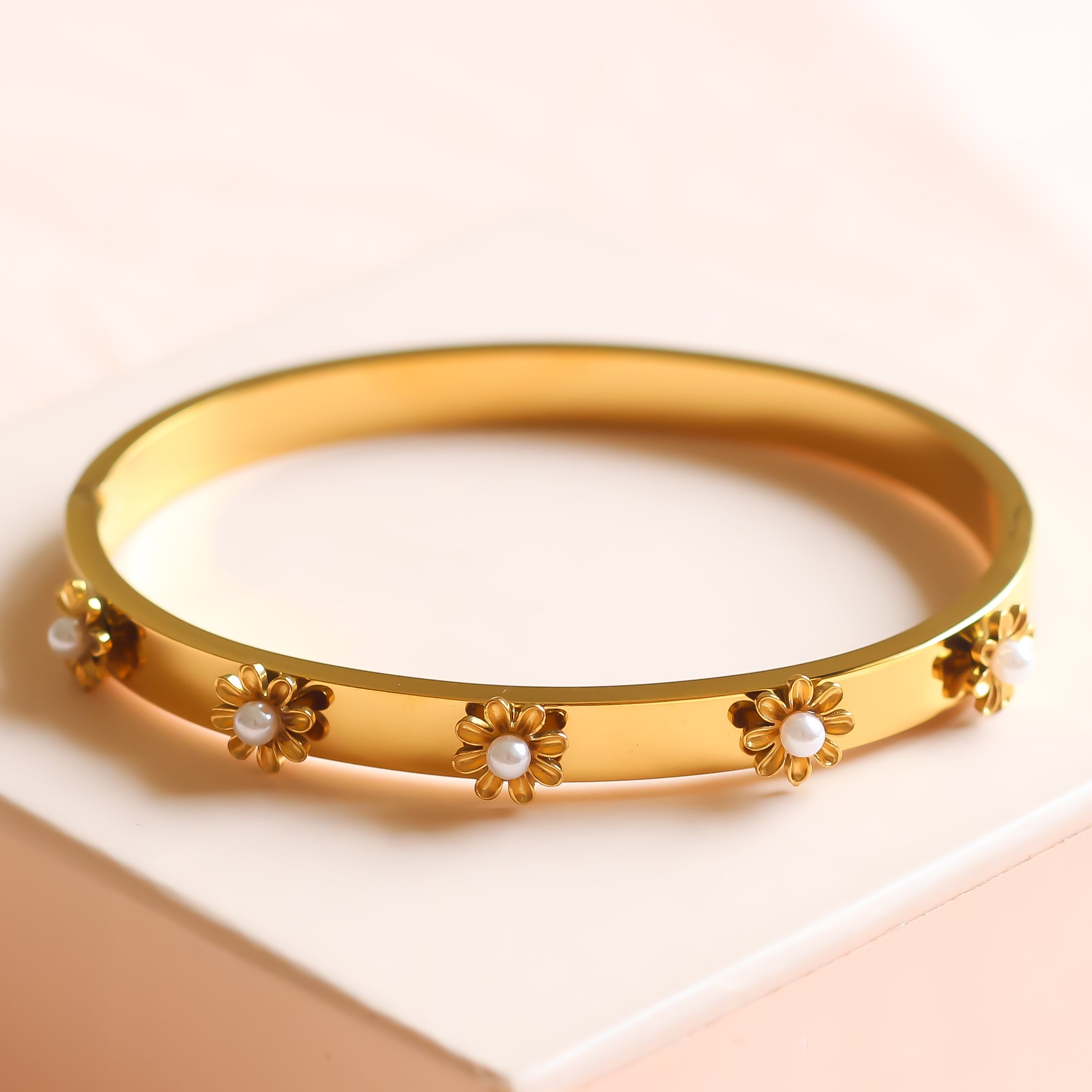 Flower Bead Bracelet