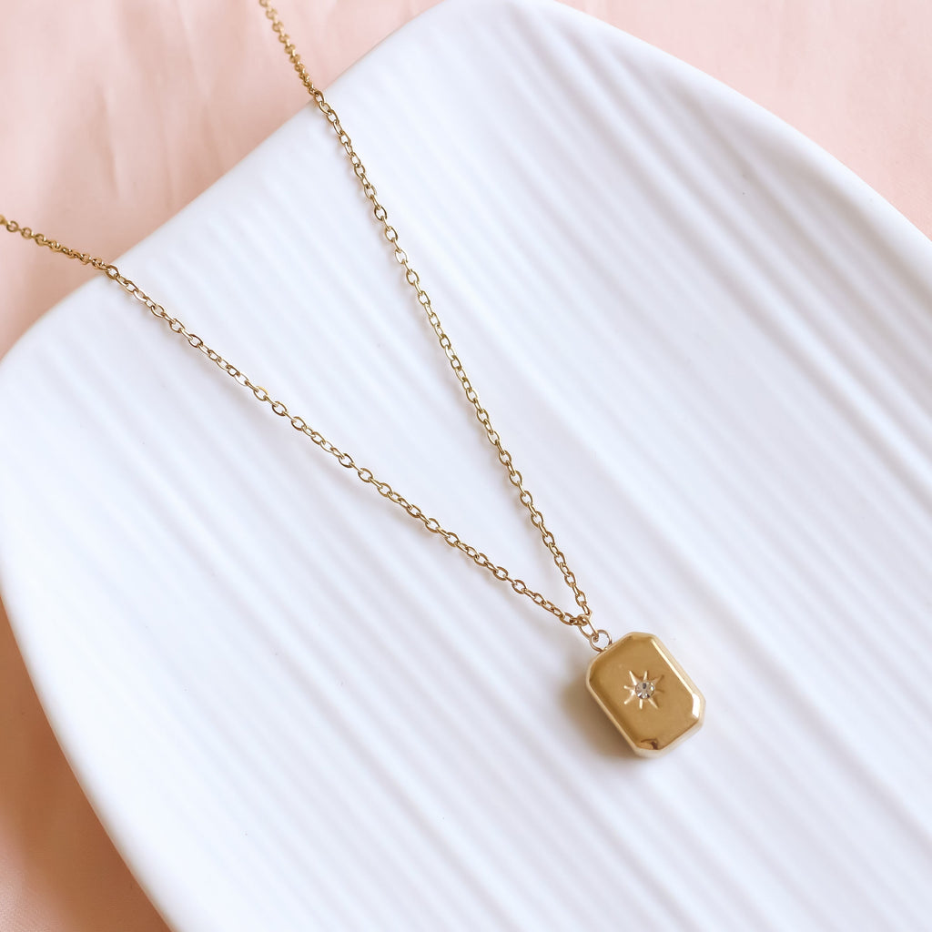 Carl Star Necklace