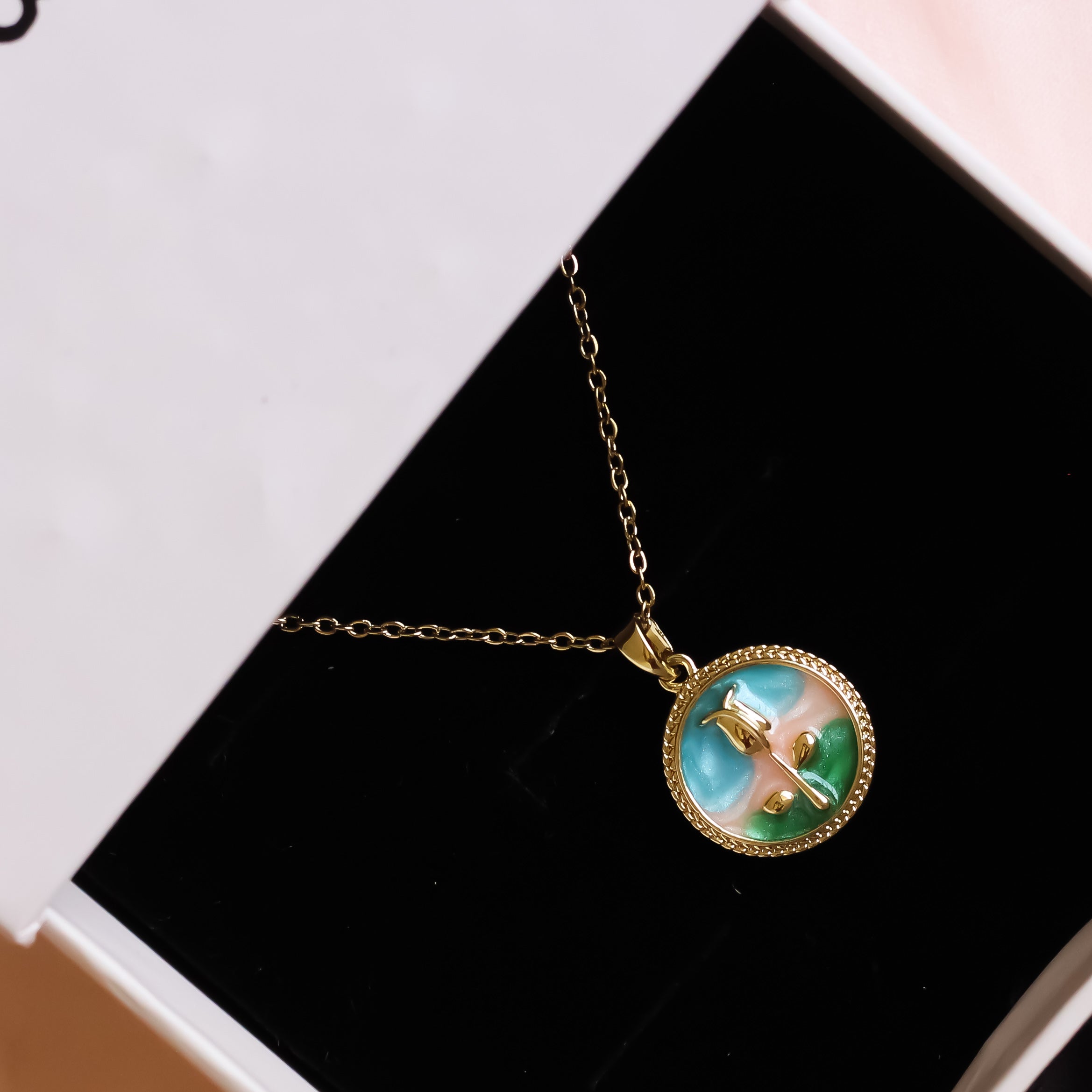 Dainty Rose Necklace