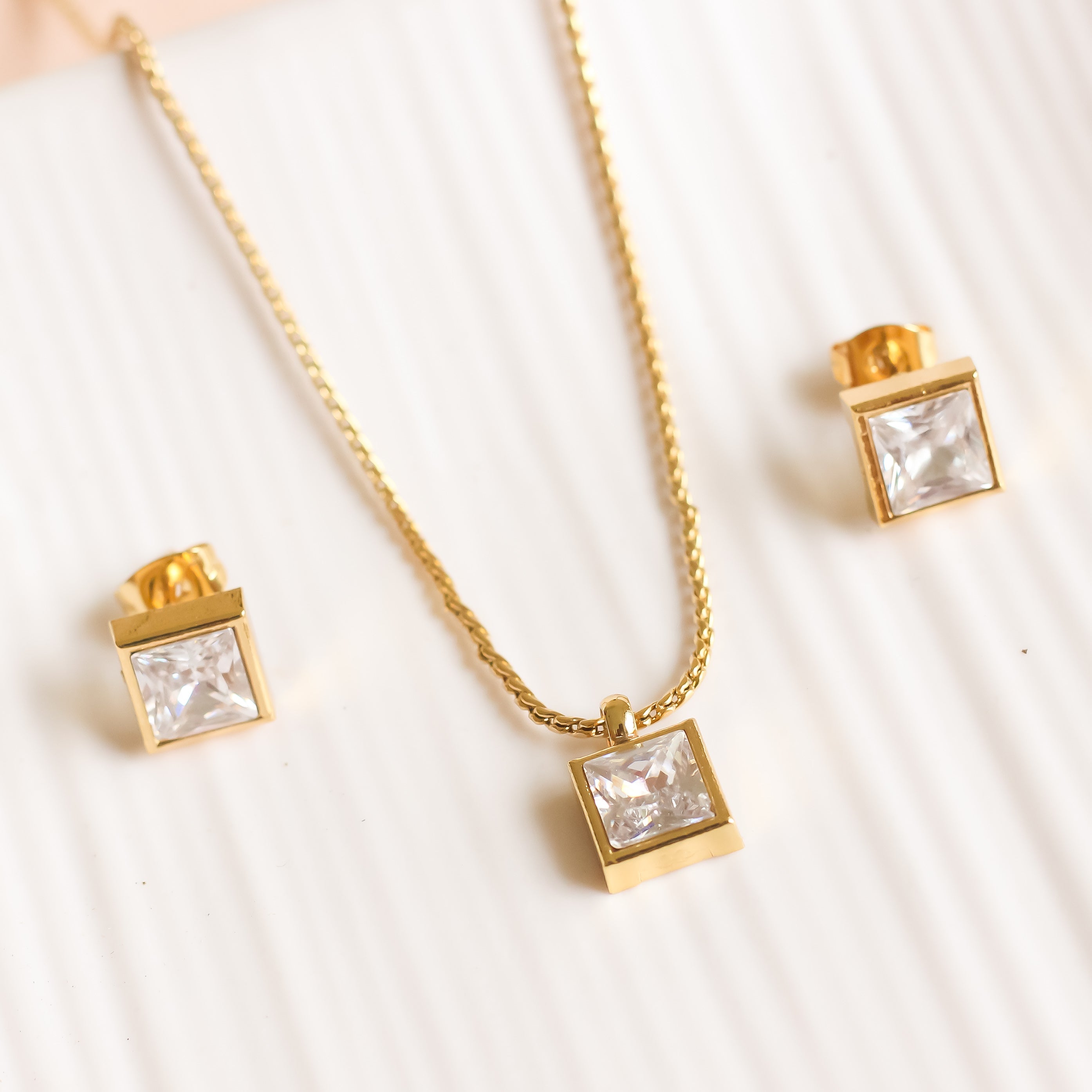 White Stone Set | Set Of 2