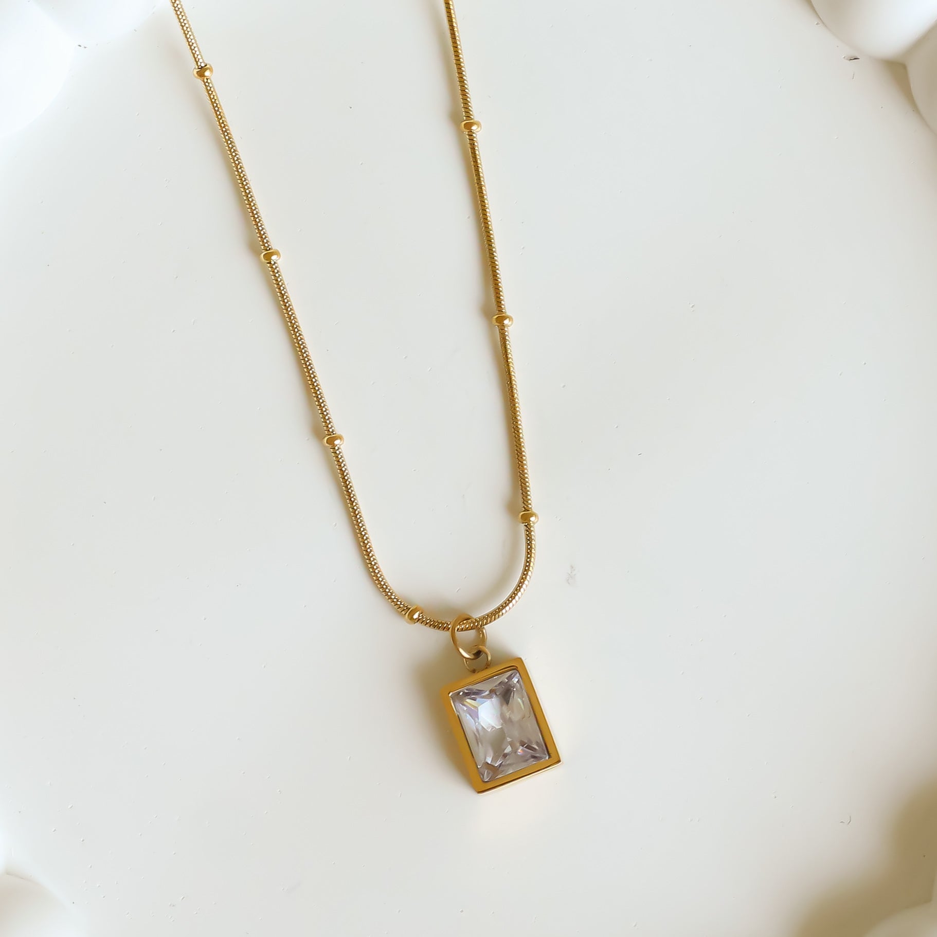 Nora Necklace | Gold