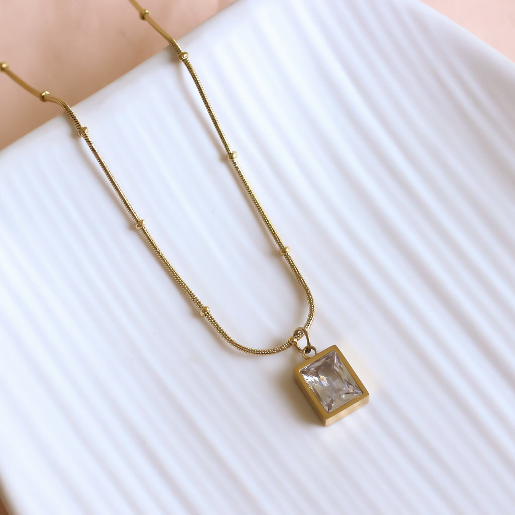 Nora Necklace | Gold