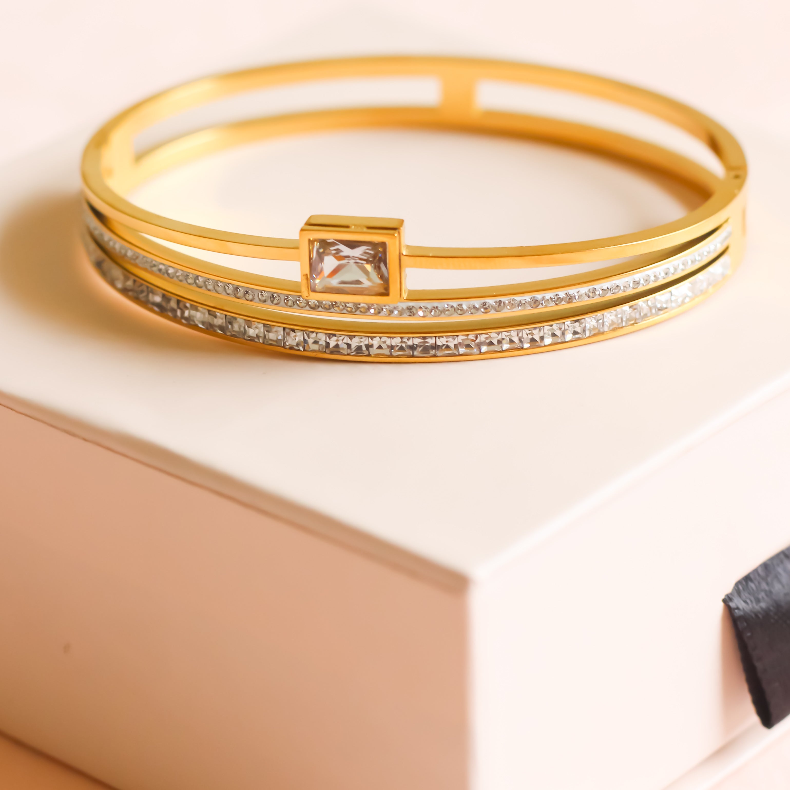 White Stone Kale Bracelet