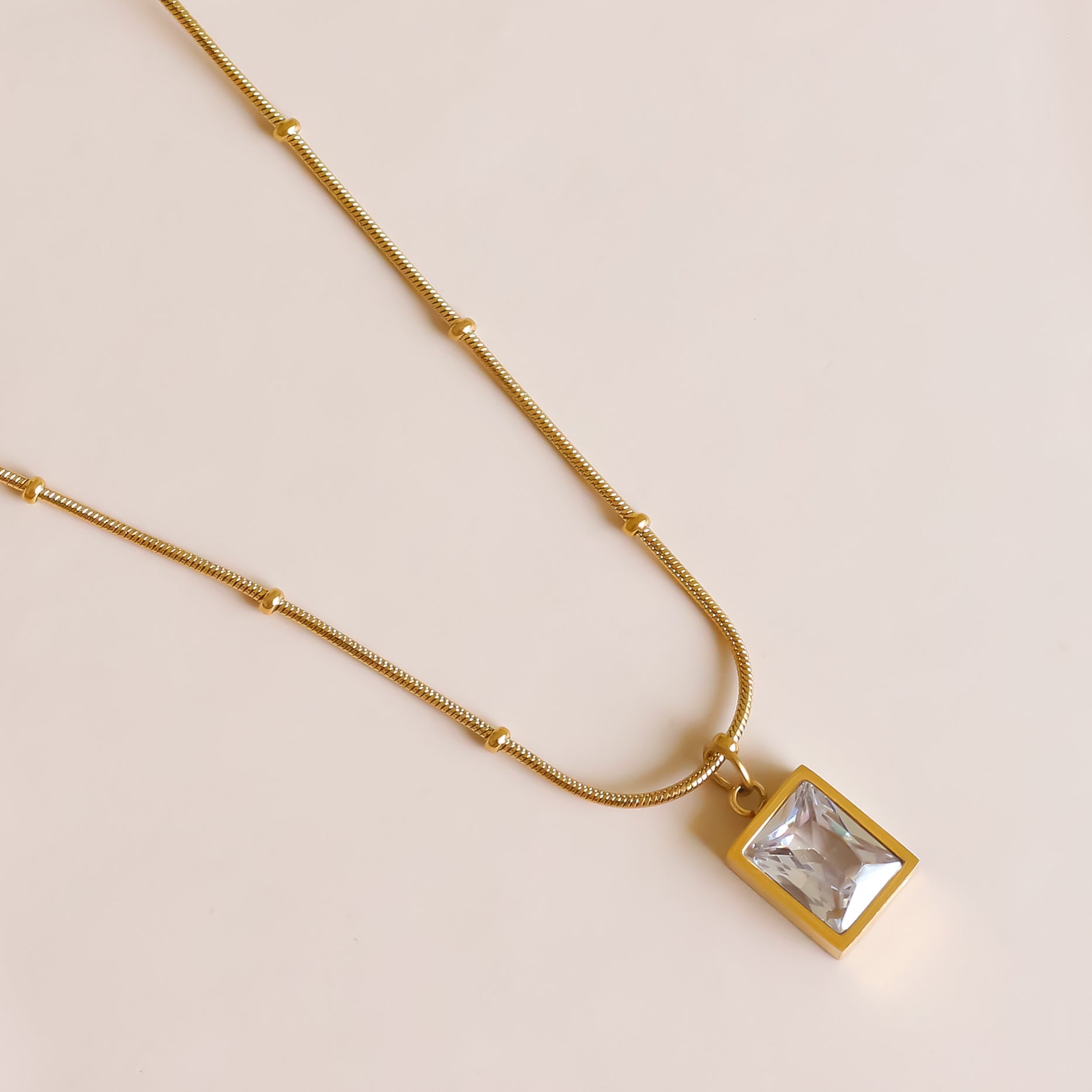 Nora Necklace | Gold