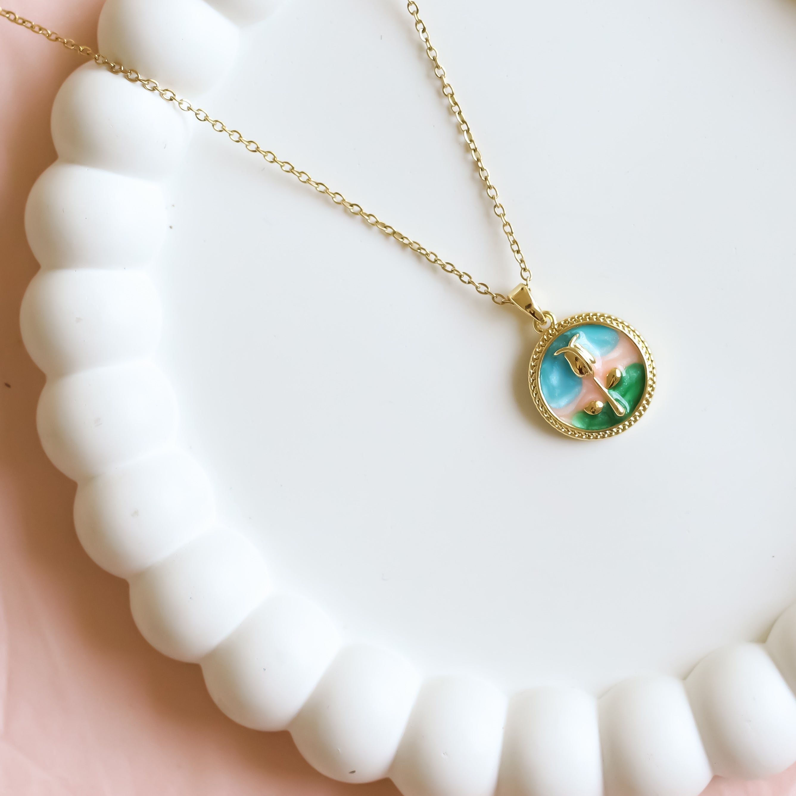 Dainty Rose Necklace