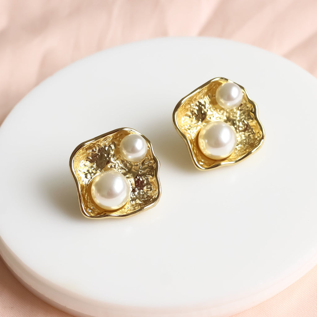 Pearl Gold Studs