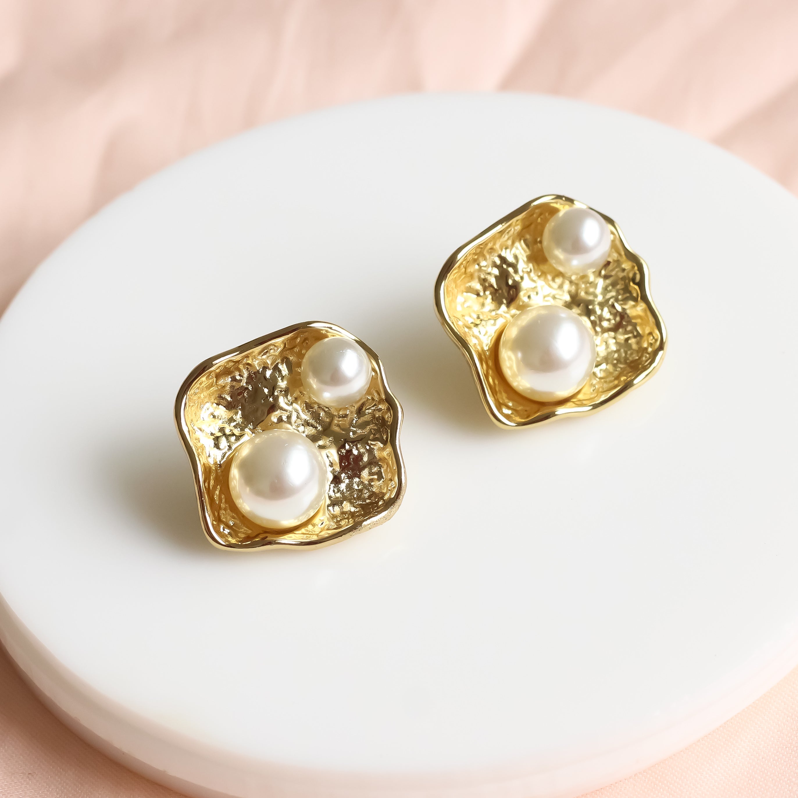 Pearl Gold Studs
