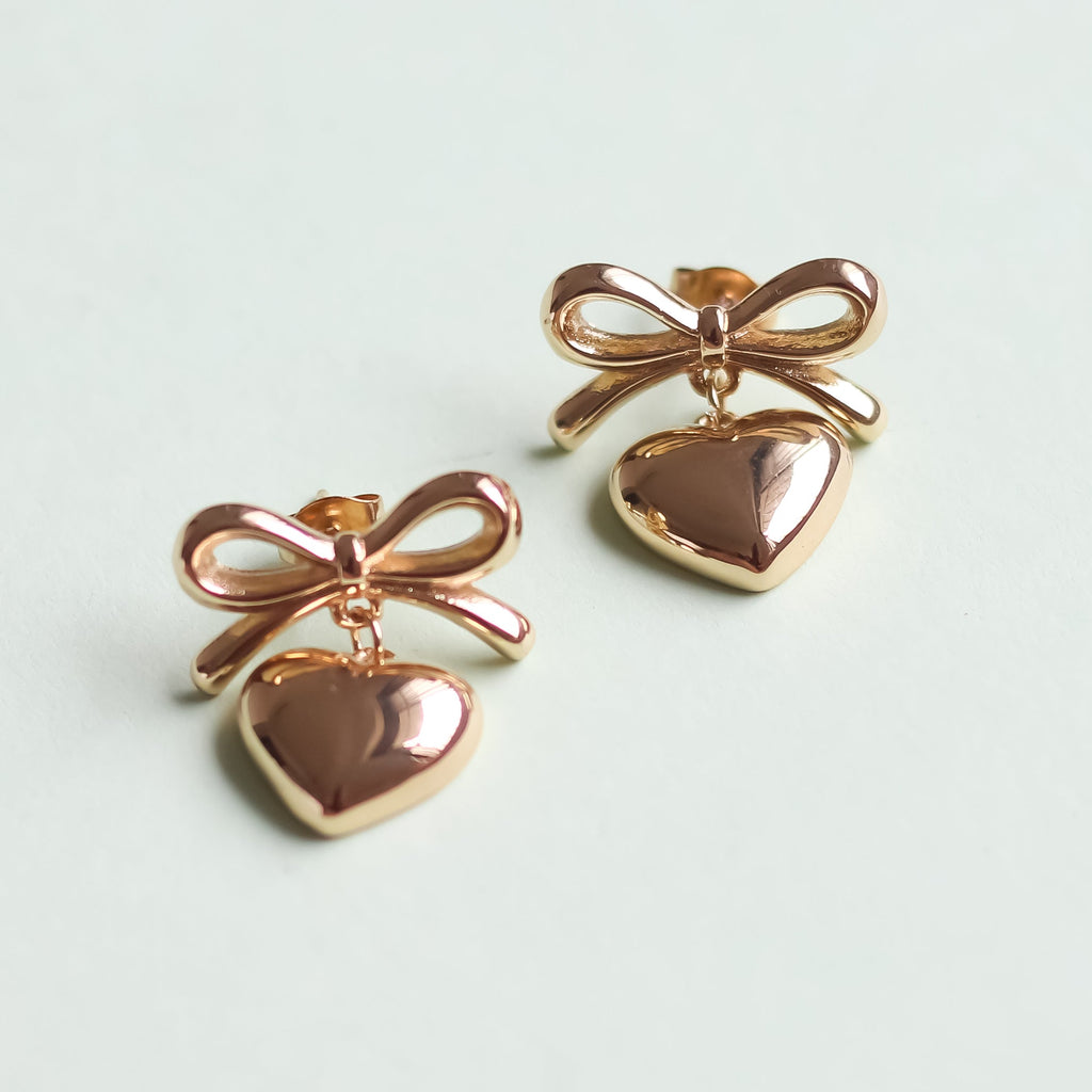 Bow heart Studs